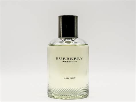 does burberry perfume touch or weekend smell better